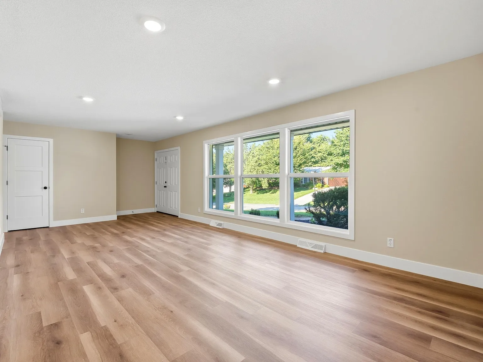 4 bed, 3.0 bath, 3170 sqft, $3,000 — Photo 4