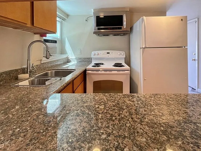 1204 Ceres St #B — Photo 3