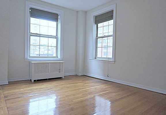 4th image of 698 W End Ave APT 8D
