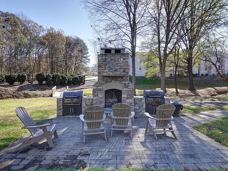 Chatham Wood Apartments — Photo 6
