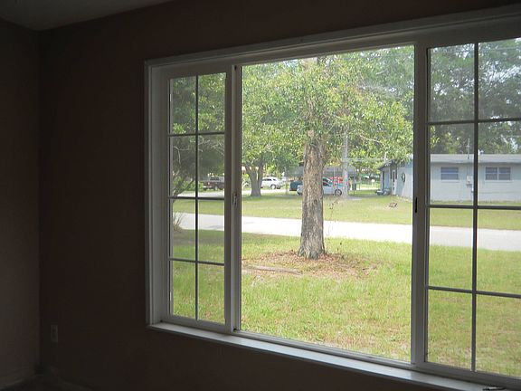 5th image of 1656 Cezanne Dr W