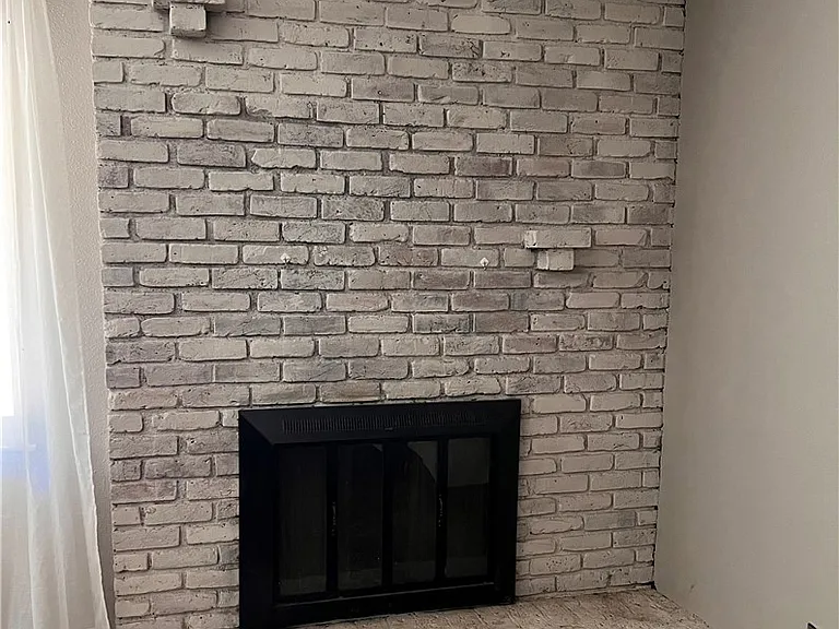 602 N Macy St — Photo 5