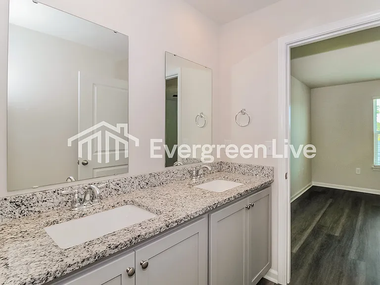 2224 Courtina Way — Photo 11