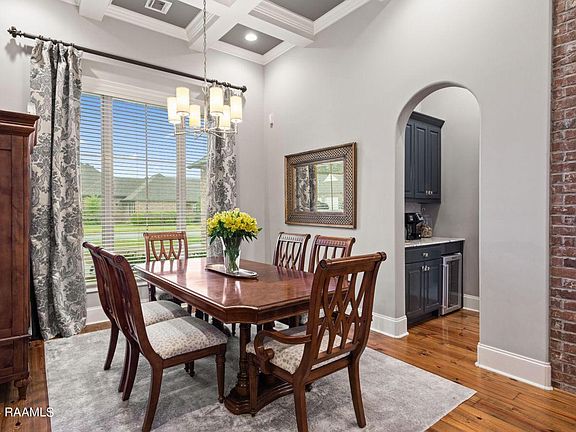 5th image of 205 Barkhill Dr