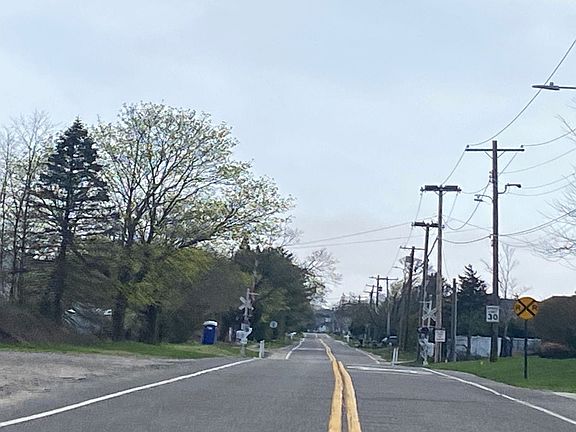 4th image of 43 S Bay Ave