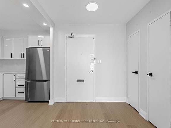 3rd image of 111 Ridelle Ave #1204