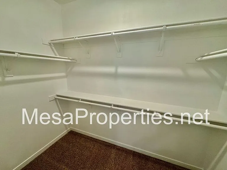 5229 Jarvis Ln — Photo 17
