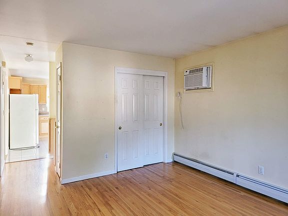 3rd image of 26 Carly Ct Floor 2
