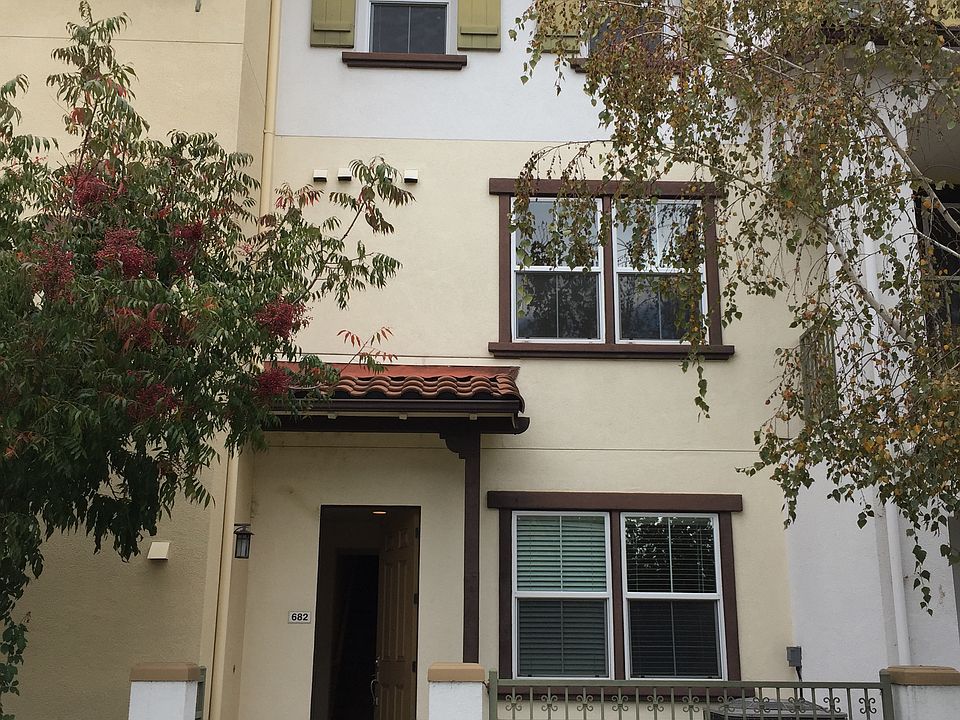 1st image of 682 N Capitol Ave