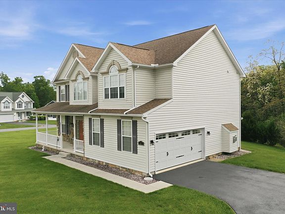 3rd image of 1671 Raven Dr N #153