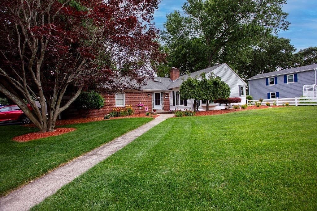 210 Poplar Dr, Cranston, RI 02920 Zillow