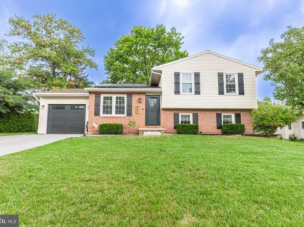 3891 Sandra Dr, York, PA 17402