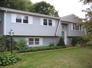 38 Raelin Rd, Hamden, CT 06514