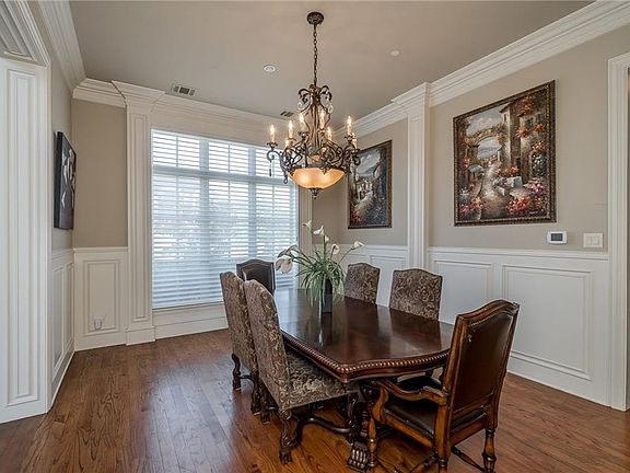 4th image of 412 Woodlake Dr
