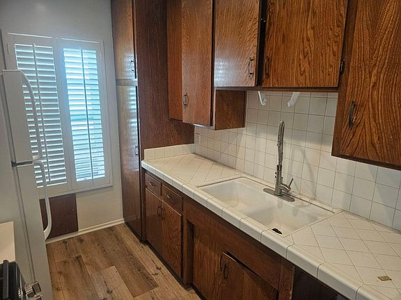 5th image of 4325 Mammoth Ave APT 4