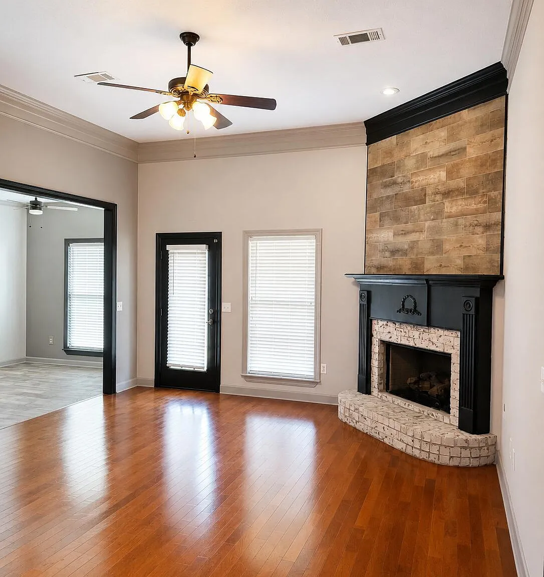 3 bed, 2.0 bath, 1513 sqft, $2,300 — Photo 4