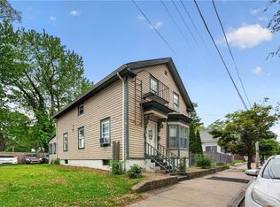 8 Arlington Ave, Cranston, RI 02920
