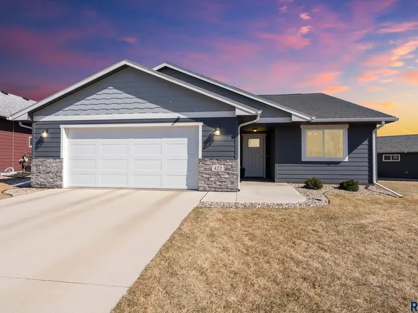 422 Thelma Ave, Harrisburg, SD 57032