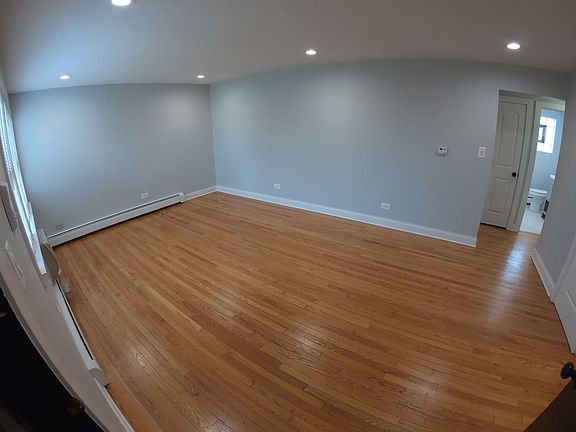 5th image of 2419-21 N Neva Ave #2421-304