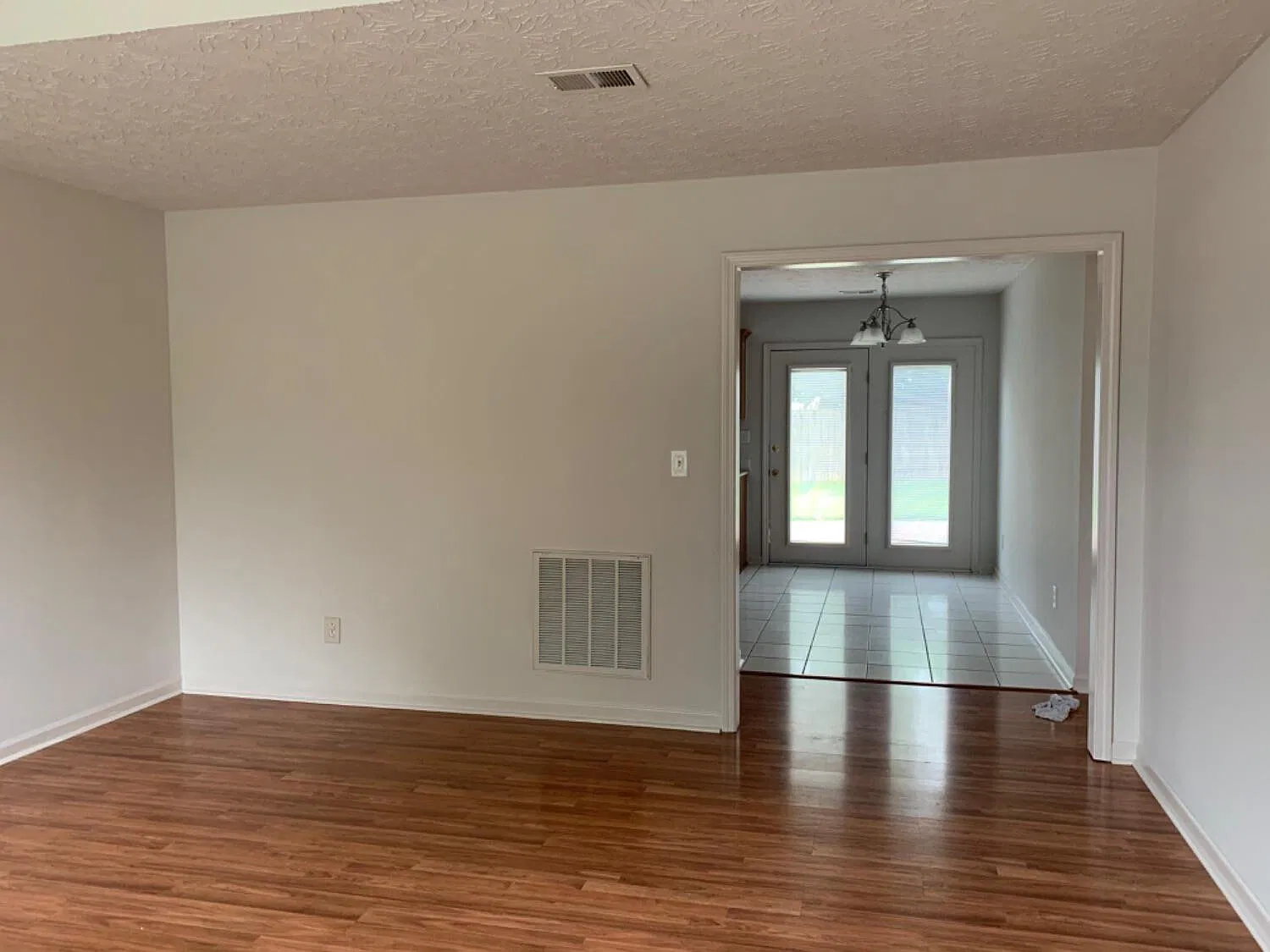 3 bed, 2.0 bath, 1350 sqft, $1,795 — Photo 4