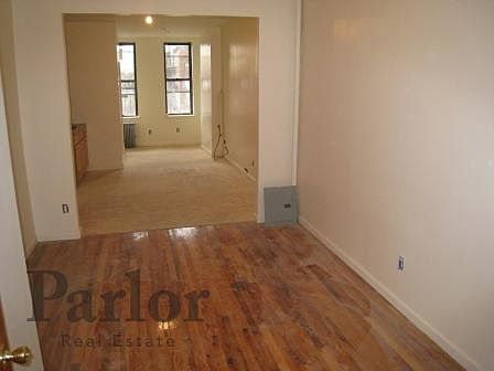 5th image of 154 Wilson Ave APT 4R