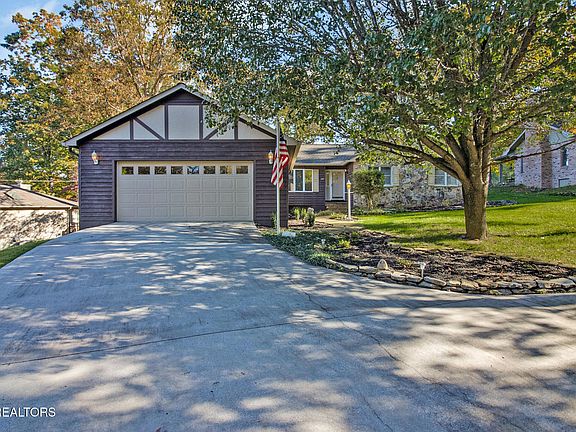 4th image of 207 Snead Dr