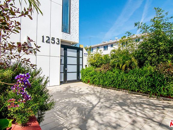 3rd image of 1253 N Sweetzer Ave #2