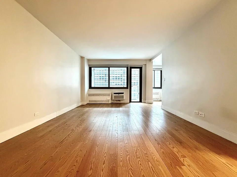 135 W 96th St #7D
