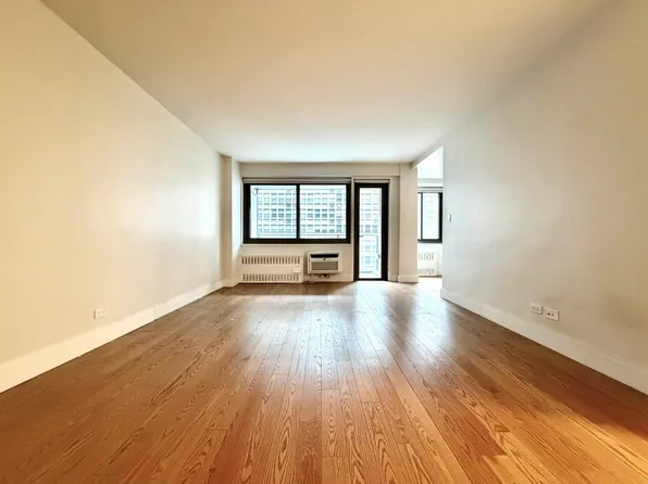 135 West 96th Street image 1 of 13