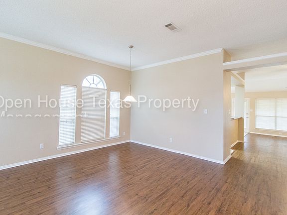 3rd image of 1721 Brook Ln