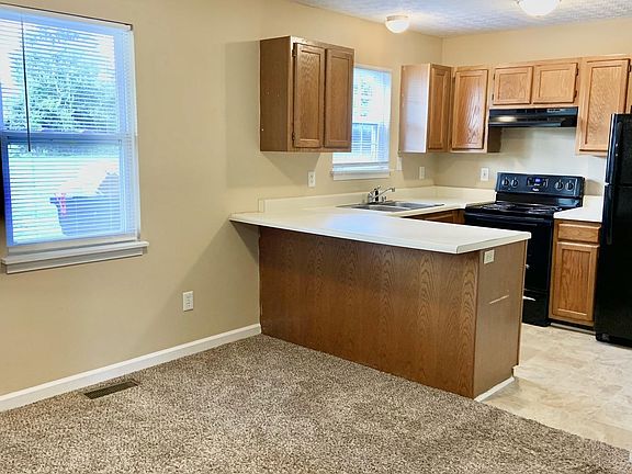 2nd image of 2051 Stonehenge Ave