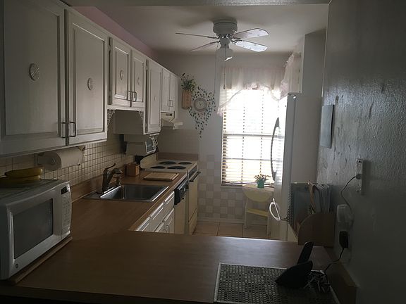 4th image of 1561 SE Lynshire Ct