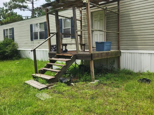9033 Hooper Road NE, Leland, NC 28451