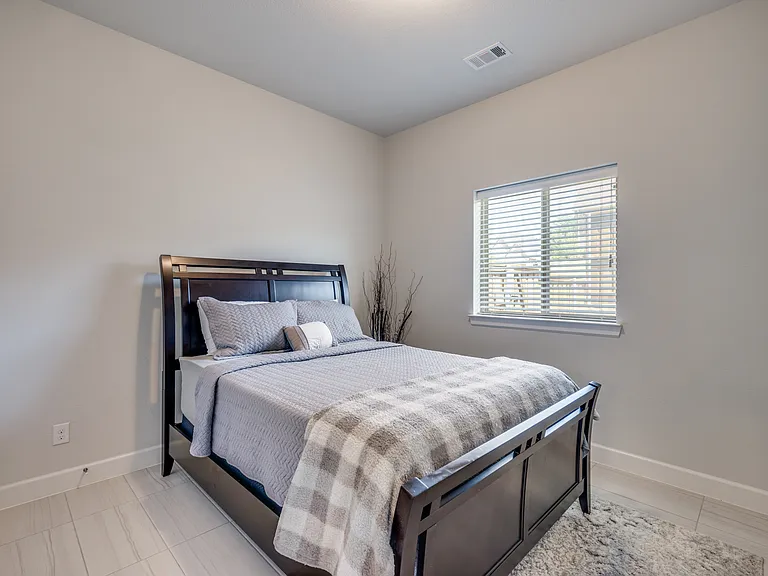 1044 Myers Park Trl — Photo 26