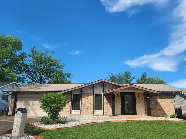 30 Gateswood Dr, Saint Peters, MO 63376