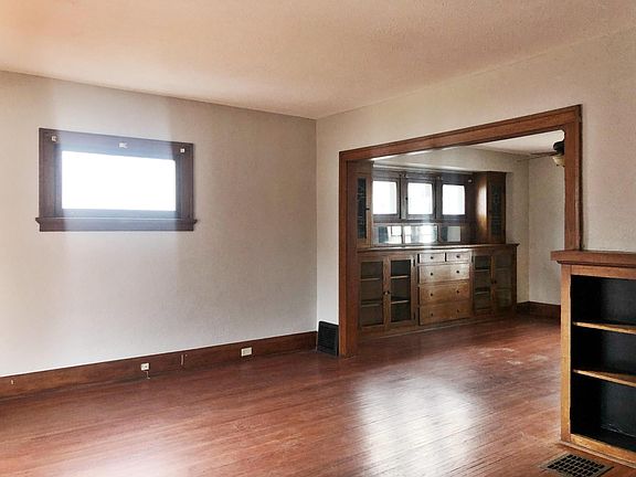 4th image of 2825 Midwood Ave