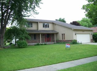 1134 Muirland Dr, Flushing, MI 48433