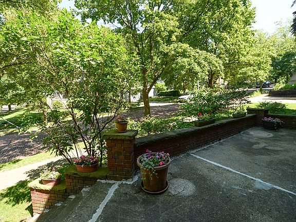 4th image of 65 Borton Ave