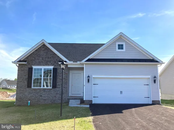 7 Nighthawk Ct #C52, Gettysburg, PA 17325