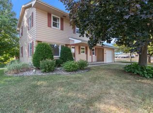 1235 Lark St, Green Bay, WI 54303