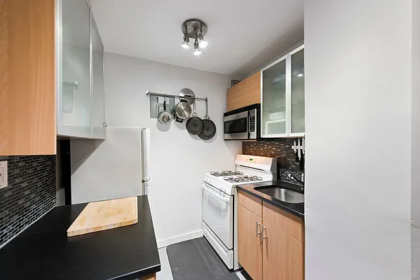 Sold by Nest Seekers International | media 3