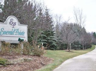 18605 Emerald Dr, Brookfield, WI 53045