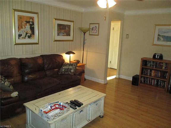 2nd image of 1457 Orchard Hgts Dr
