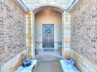 21110 Winding Brk, Harrah, OK 73045