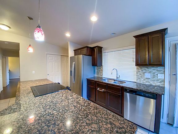 5th image of 4035 Shenandale St