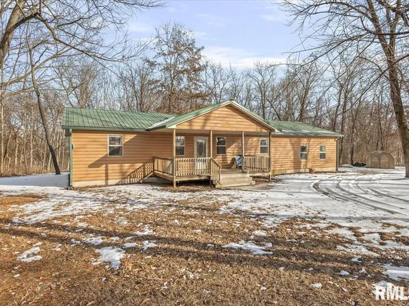 26438 Lake Pittsfield Dr, Pittsfield, IL 62363