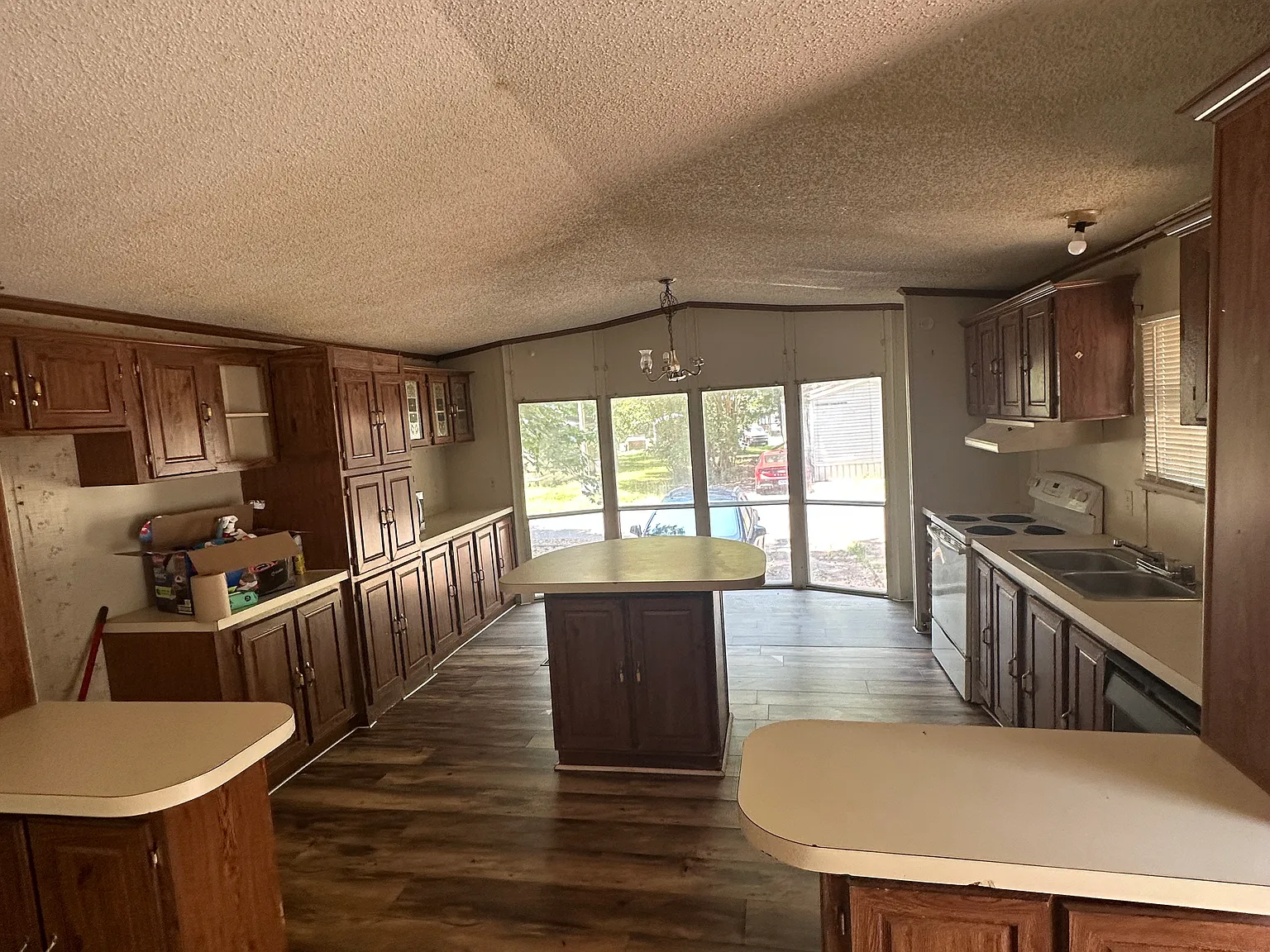 2 bed, 1050 sqft, $800 — Photo 2
