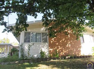 1714 SW Clearview Ln, Topeka, KS 66619