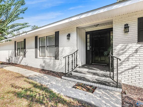 3rd image of 18743 Keller Rd