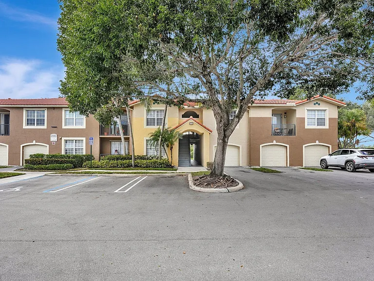 15055 Michelangelo Blvd — Photo 19